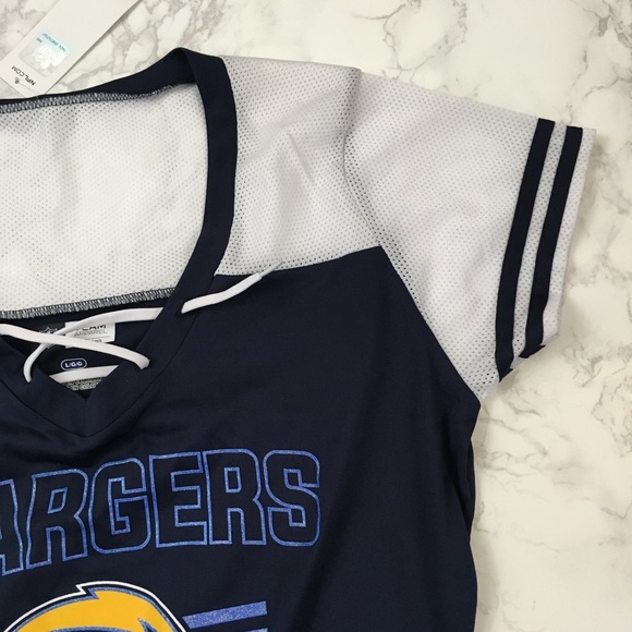 LAST DAY TO PURCHASE! Chargers Tee Size L - Picture 8 of 16